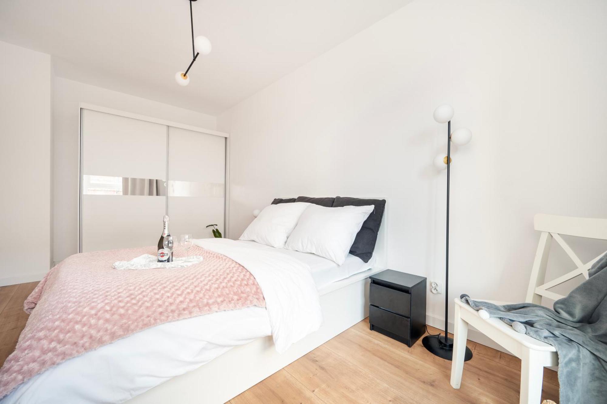 Komfortowe Apartamenty Z Garazem Na Milionowej Лодзь Экстерьер фото